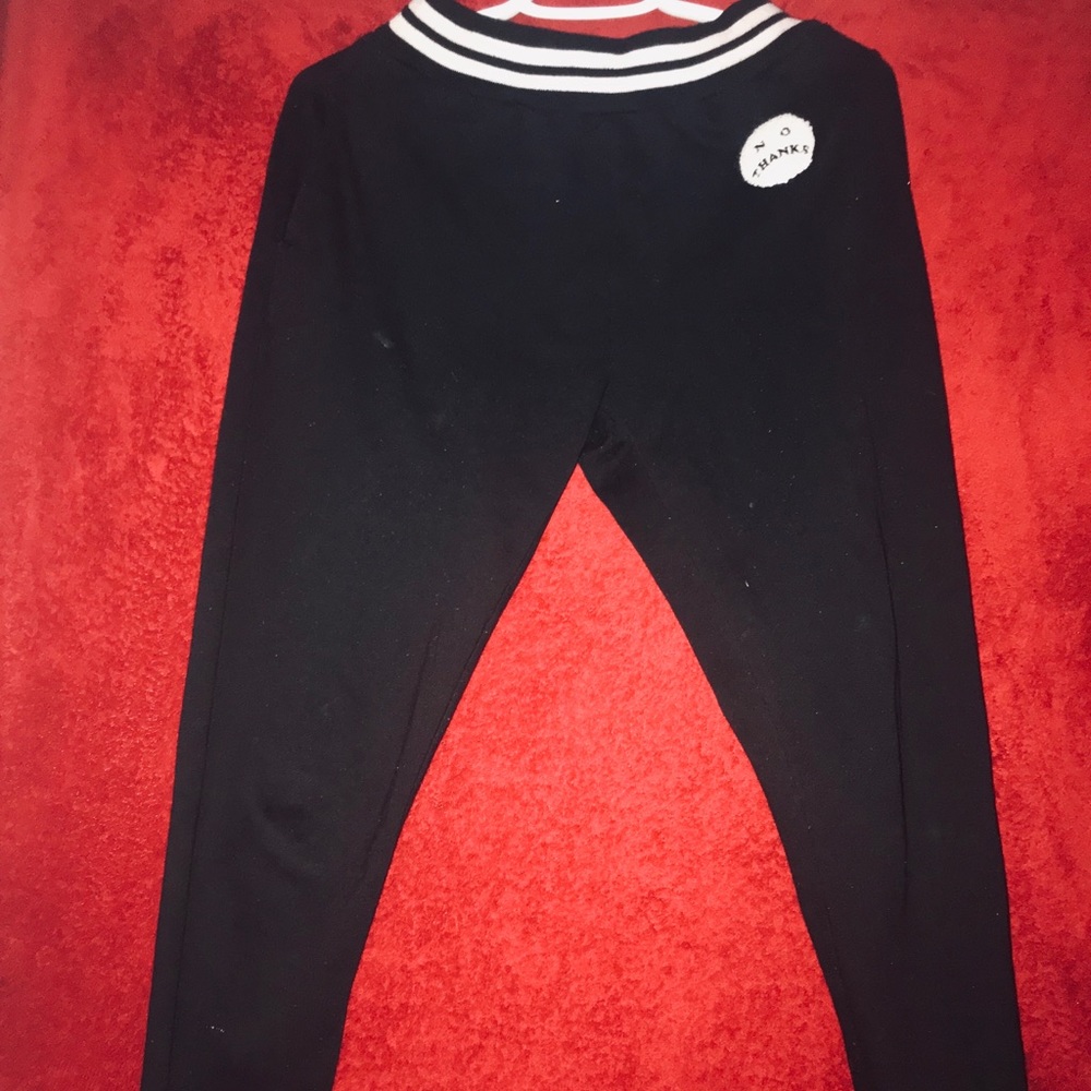 RUE21 "No Thanks" sweatpants 🤩💗